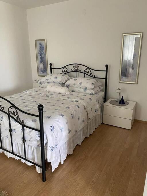 Apartmán Lovely 3 Bedroom In Quiet Area W/ Pool *